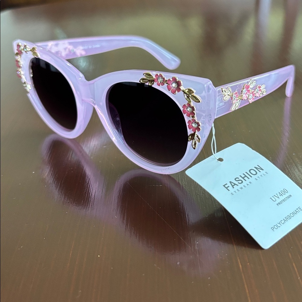 Cat Eye Metal Flowers, Pink frame, black lens, 400% UV protect retro sunglasses